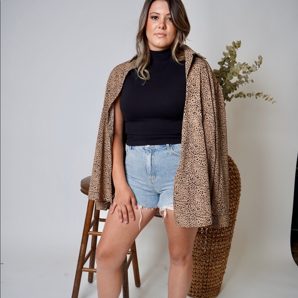 Oversized leopard button down - Picture 5 of 6